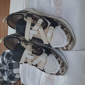 Chloé leather sneakers